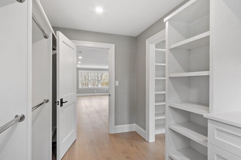 6 Meadowbrook Road