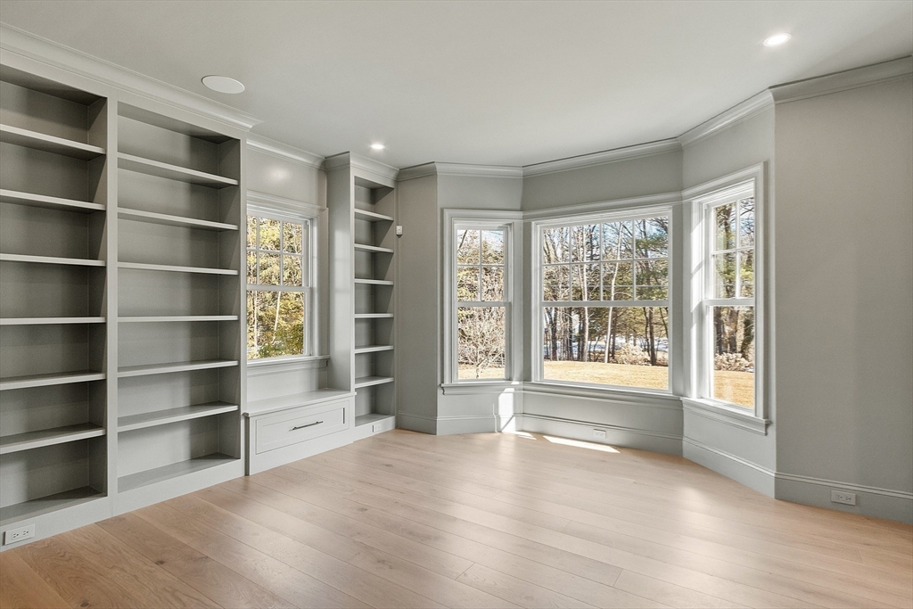 6 Meadowbrook Road
