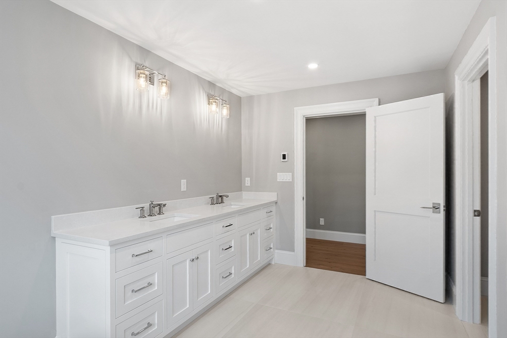 6 Meadowbrook Road