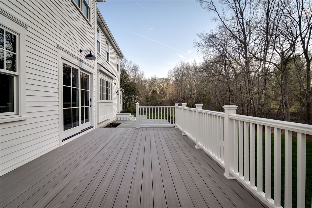 6 Meadowbrook Road