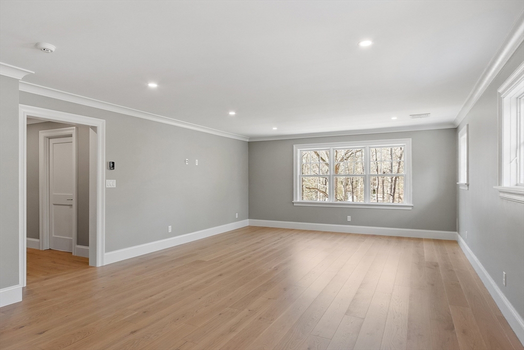 6 Meadowbrook Road