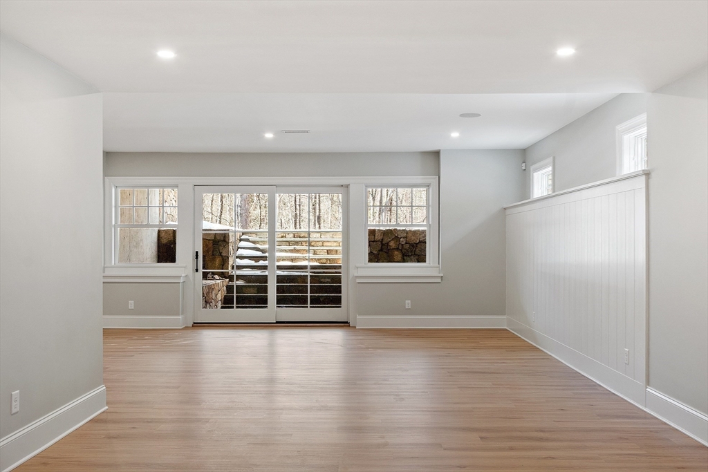 6 Meadowbrook Road