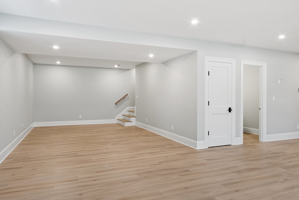 6 Meadowbrook Road