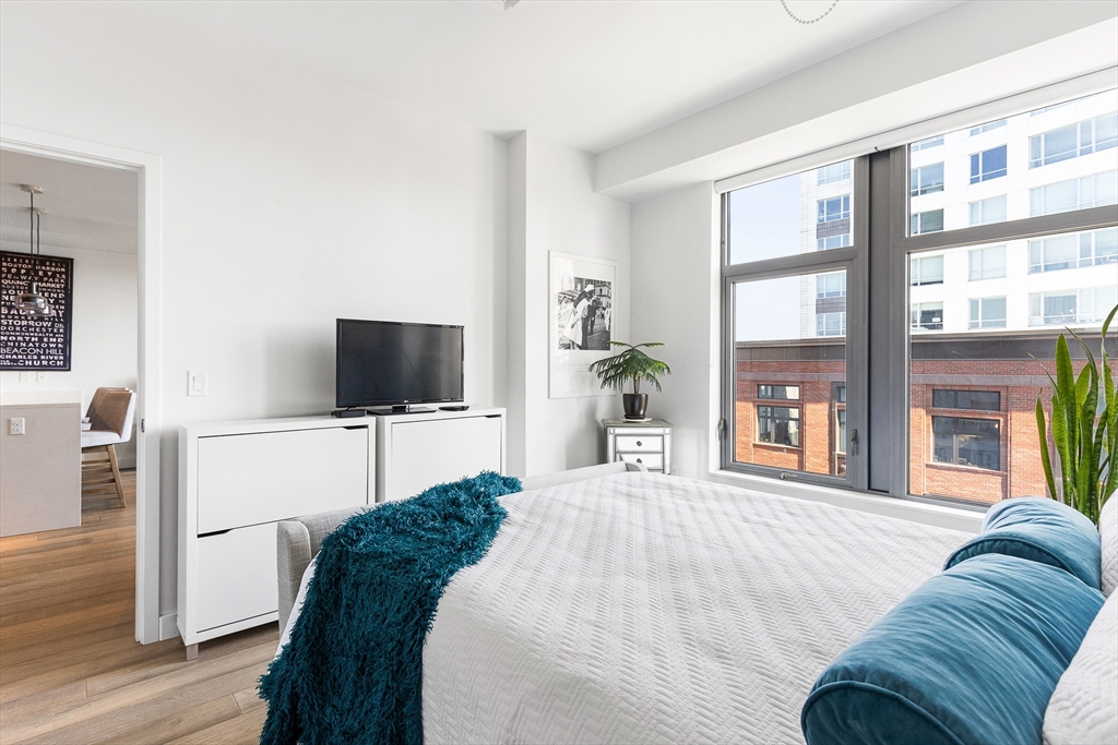375 Canal St # 709