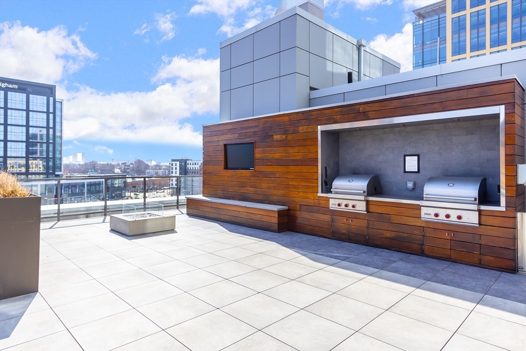 375 Canal St # 709
