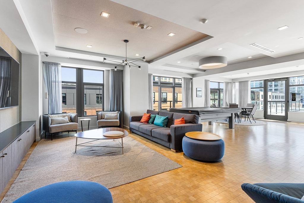 375 Canal St # 709