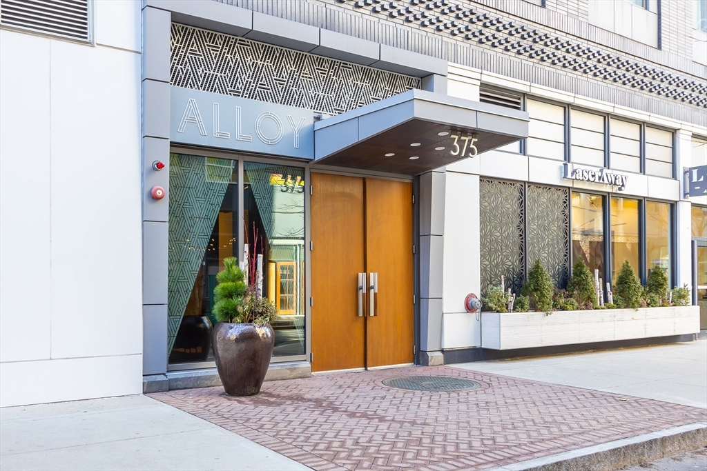 375 Canal St # 709