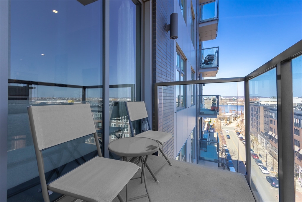 375 Canal St # 709