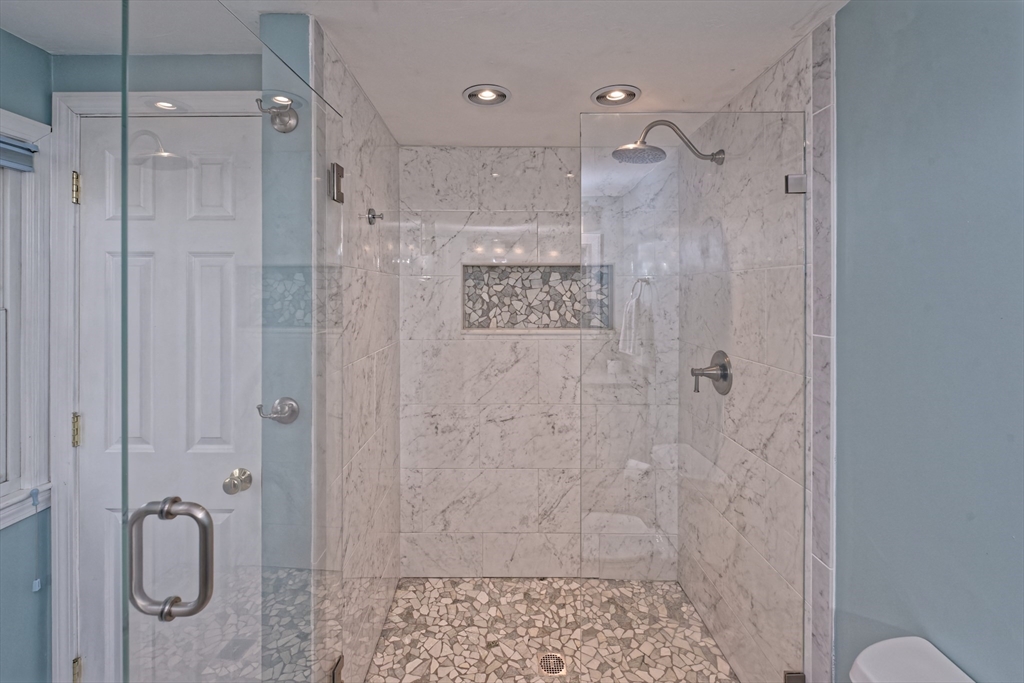 6 Wedgewood Rd