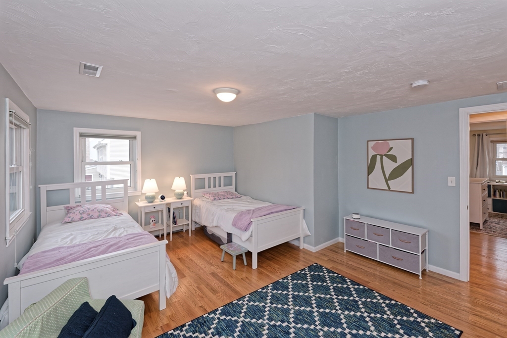 6 Wedgewood Rd