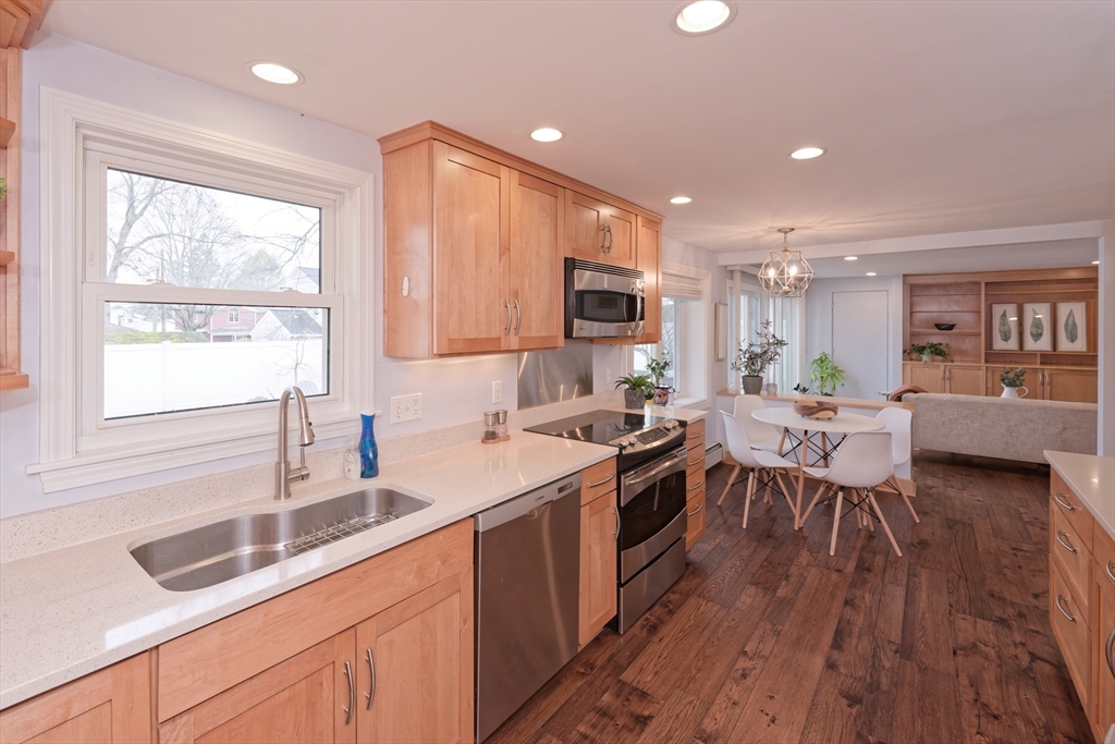6 Wedgewood Rd