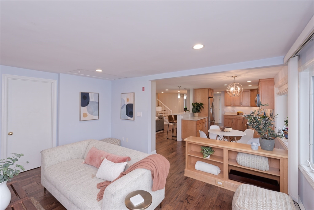 6 Wedgewood Rd