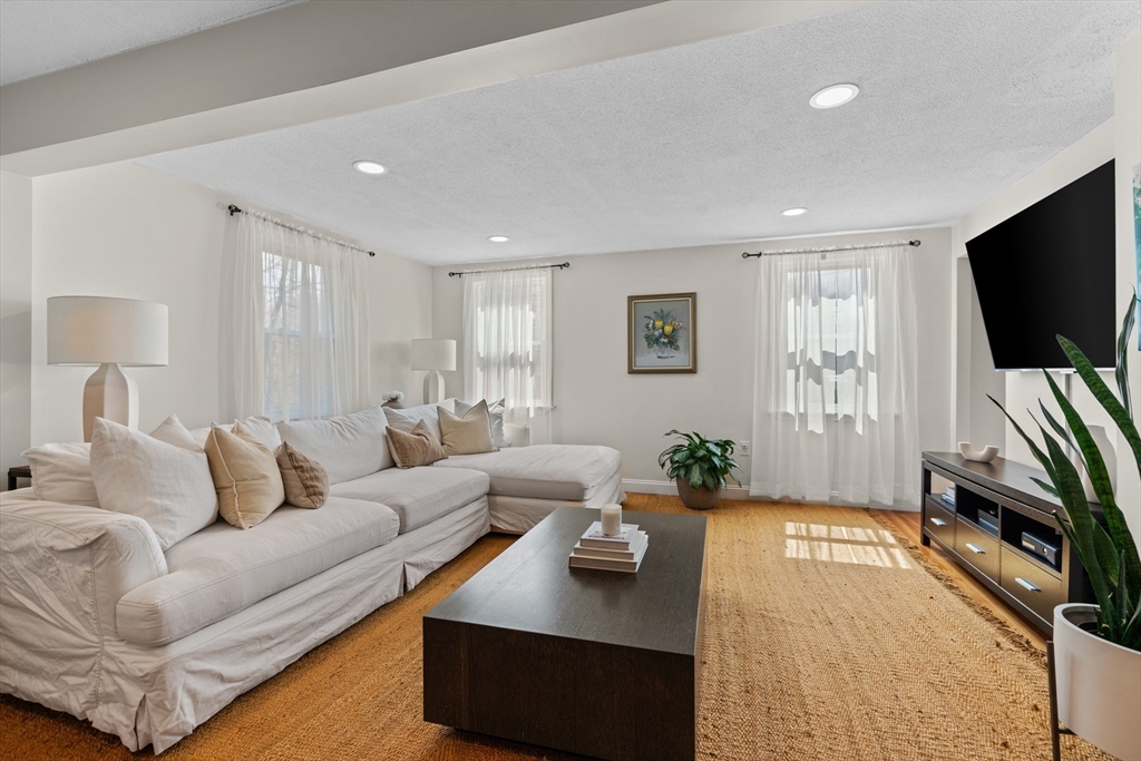 110 Indian Head Rd