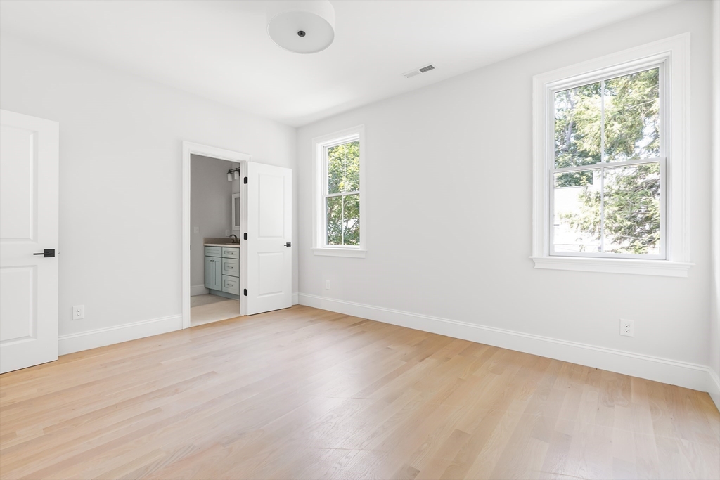 32 Pemberton
