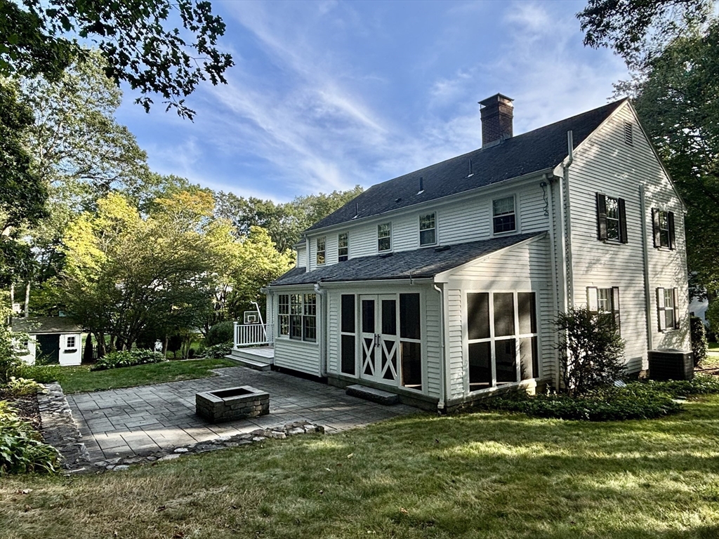 81 Hampshire Rd, Wellesley