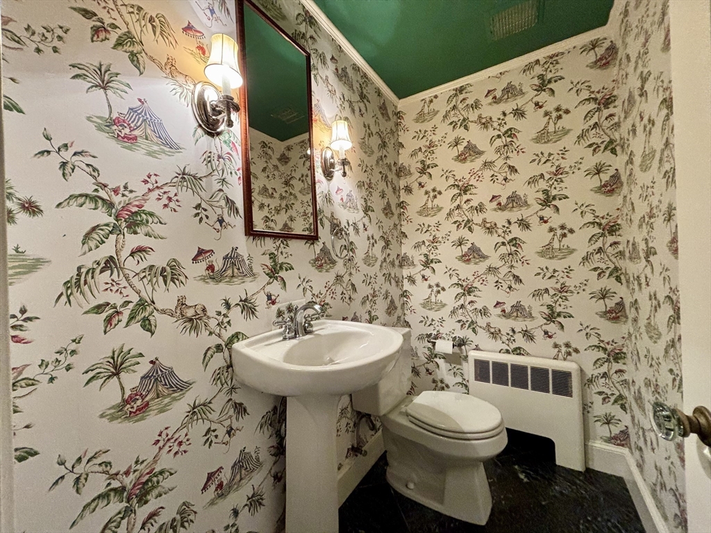 81 Hampshire Rd, Wellesley