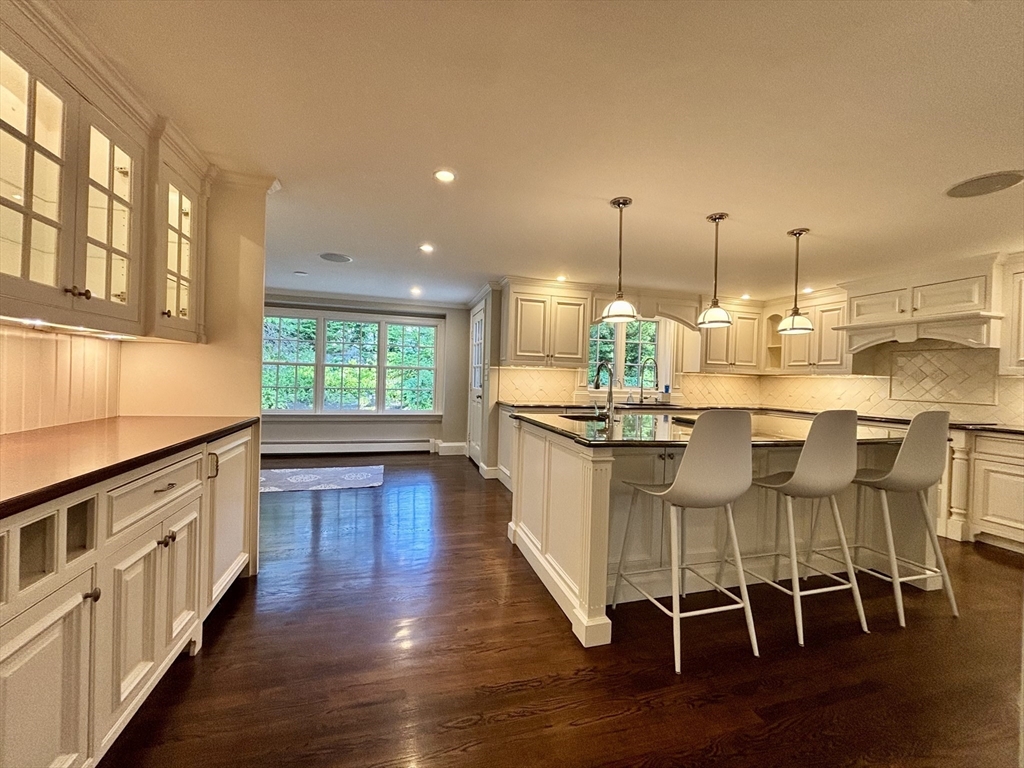 81 Hampshire Rd, Wellesley