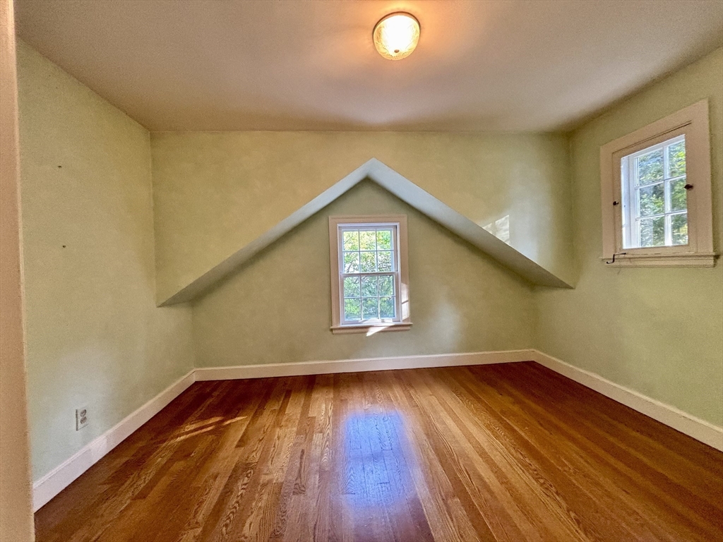 81 Hampshire Rd, Wellesley