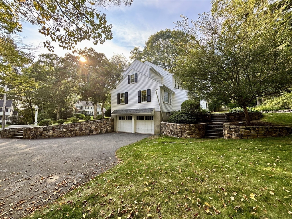 81 Hampshire Rd, Wellesley