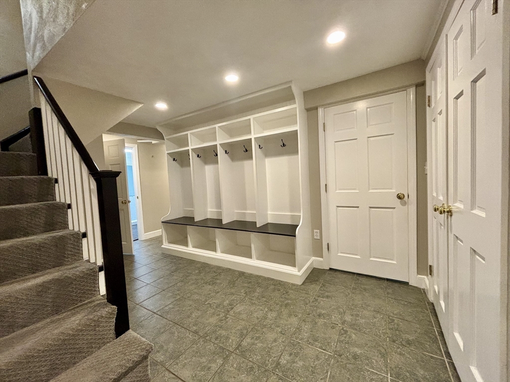 81 Hampshire Rd, Wellesley