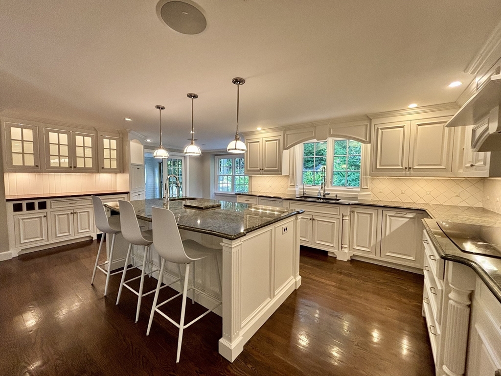 81 Hampshire Rd, Wellesley