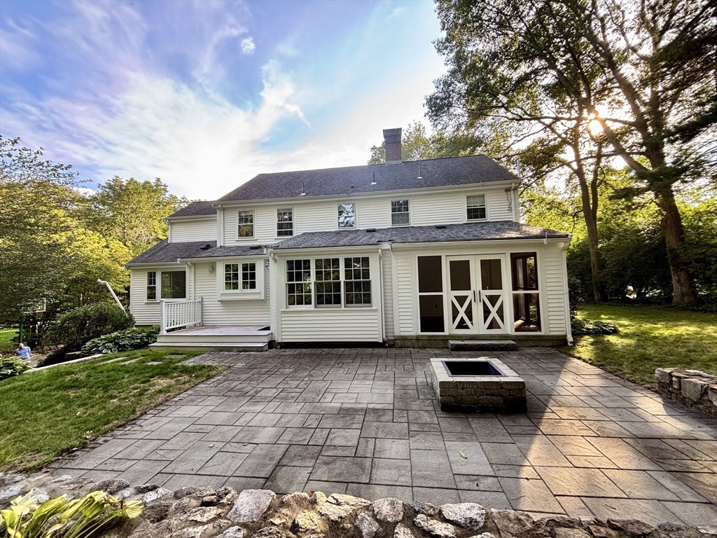 81 Hampshire Rd, Wellesley