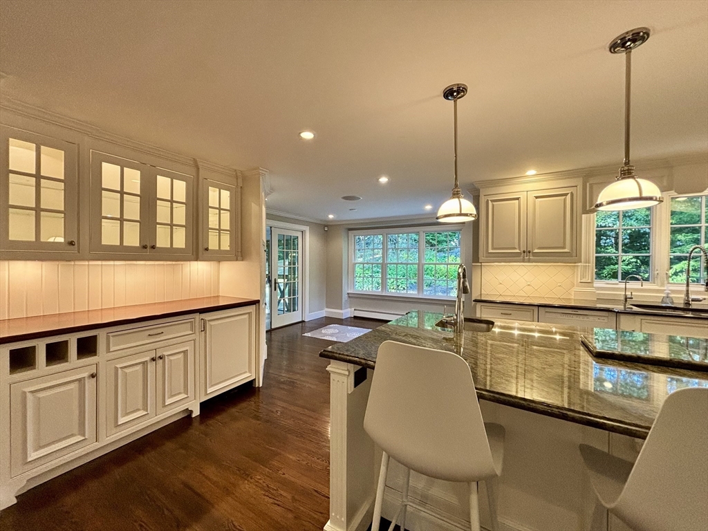 81 Hampshire Rd, Wellesley