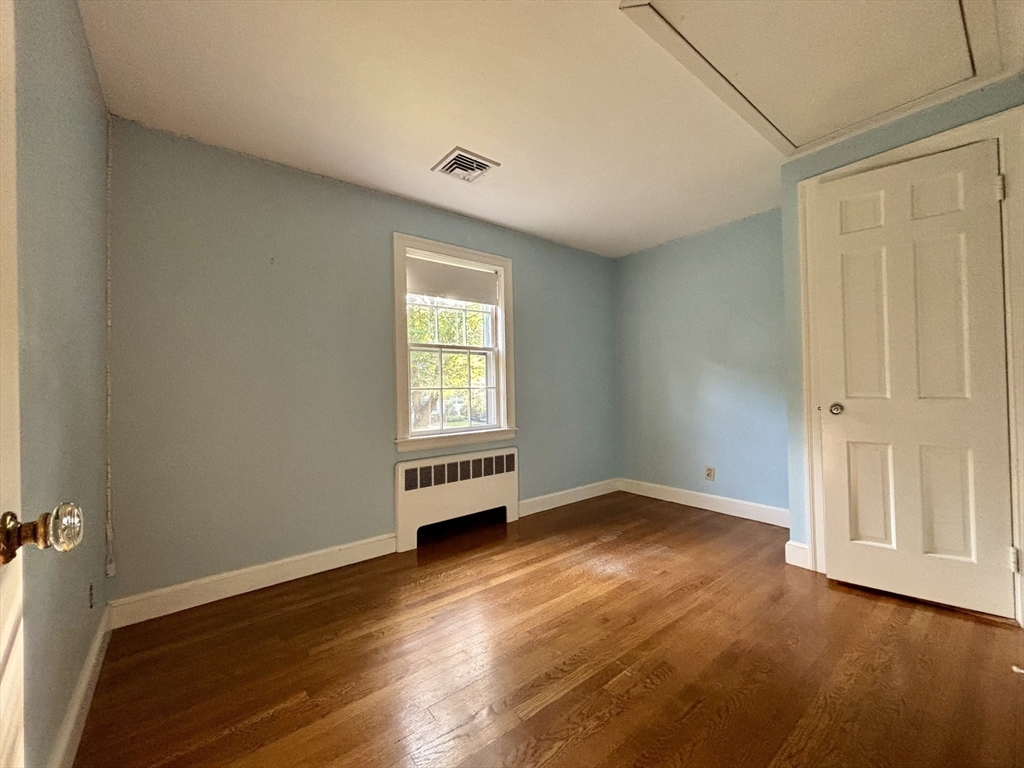 81 Hampshire Rd, Wellesley