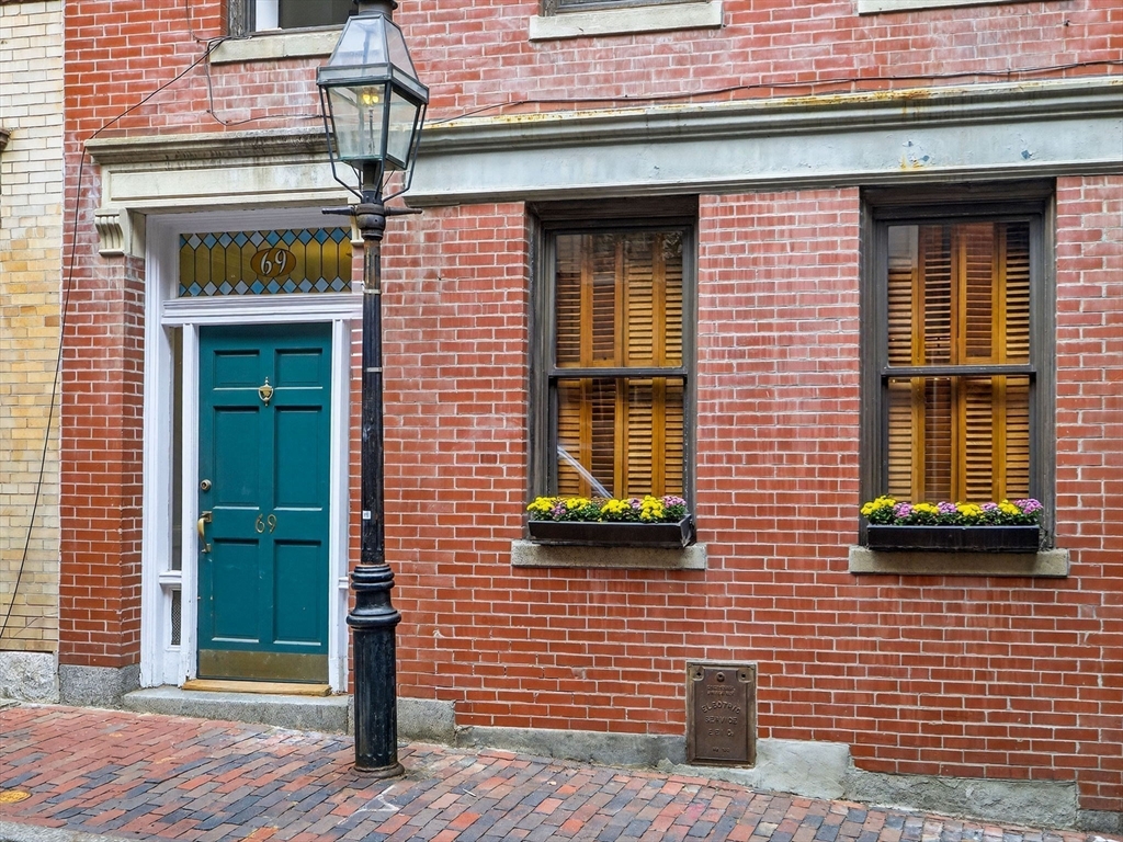 69 Myrtle Street # 2