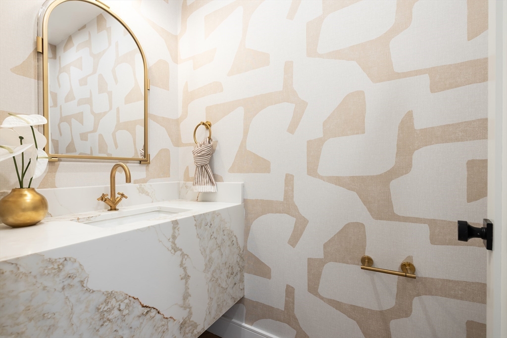 27-29 Indiana Terrace # 29