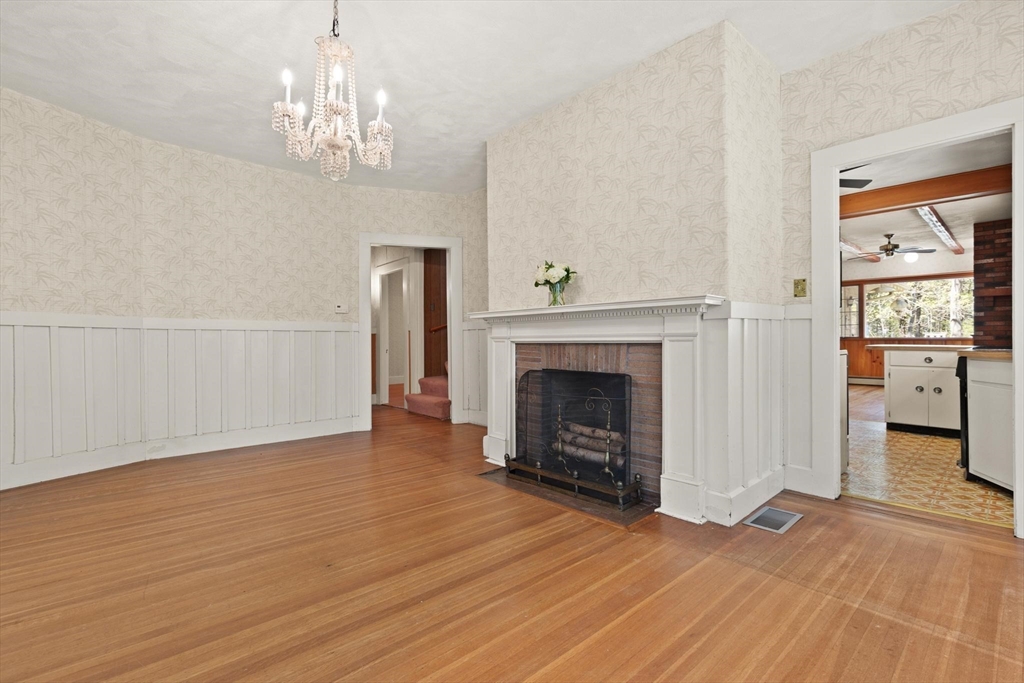 41 Pine Grove Ave
