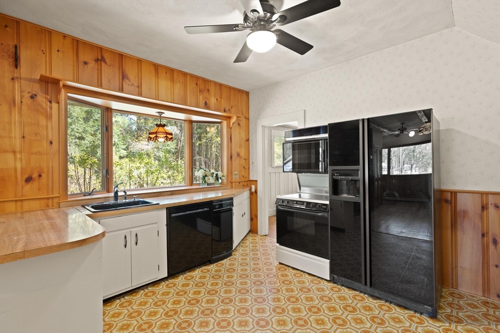 41 Pine Grove Ave