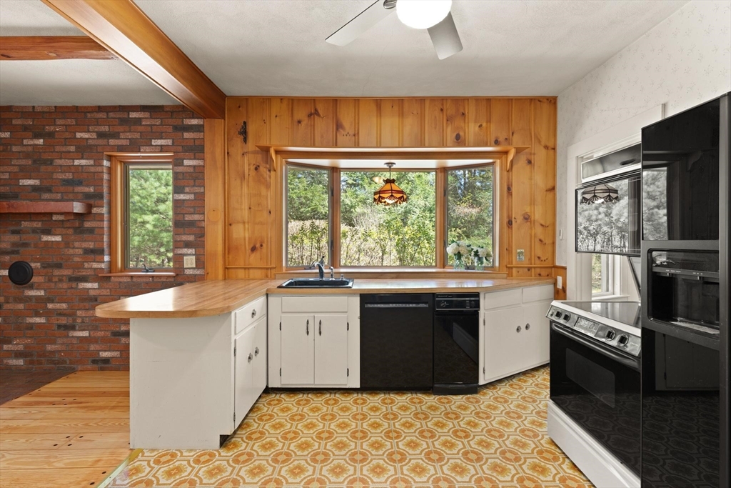 41 Pine Grove Ave