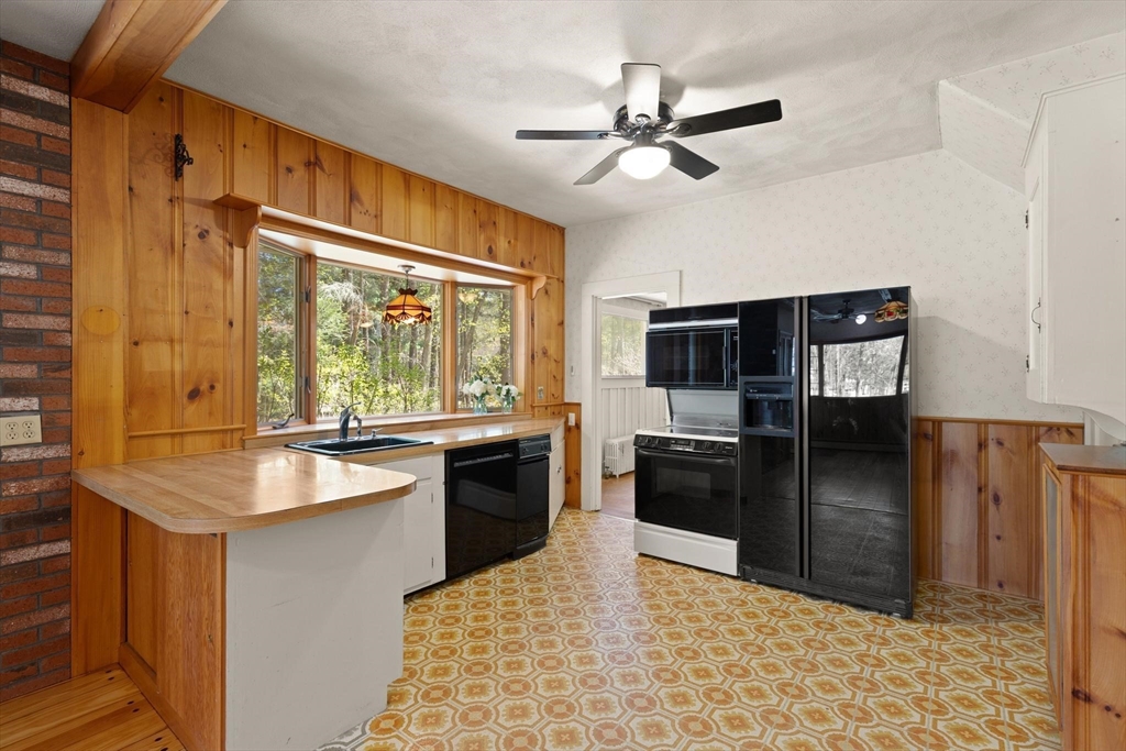 41 Pine Grove Ave