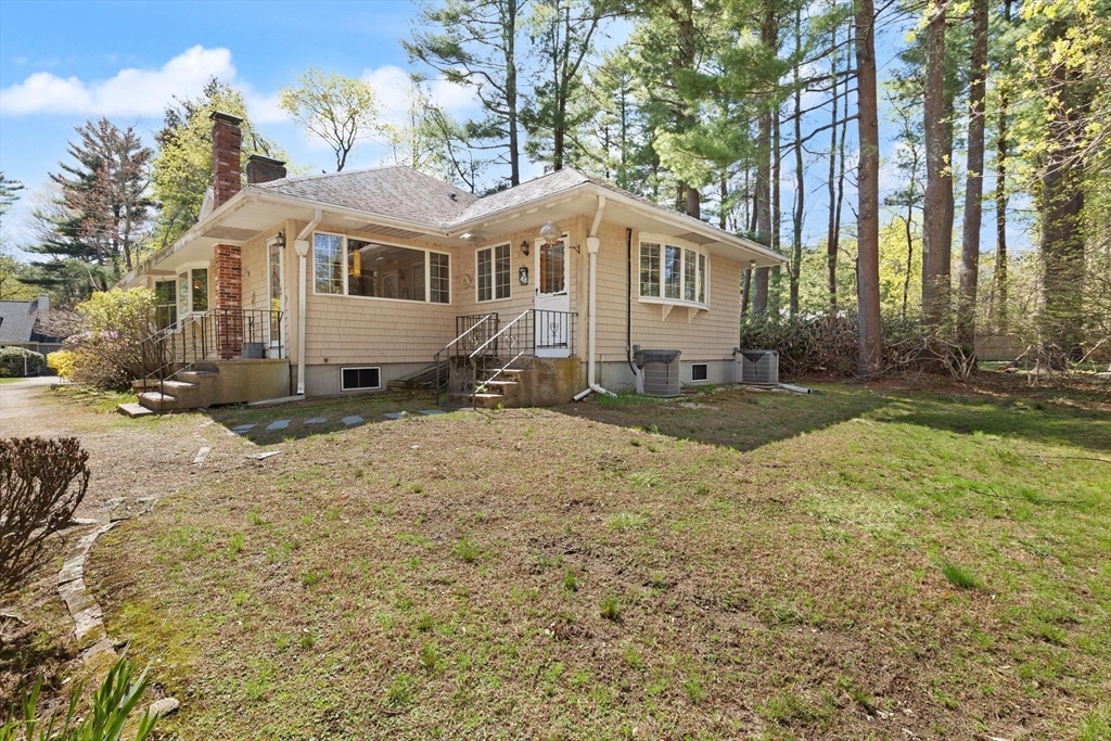 41 Pine Grove Ave