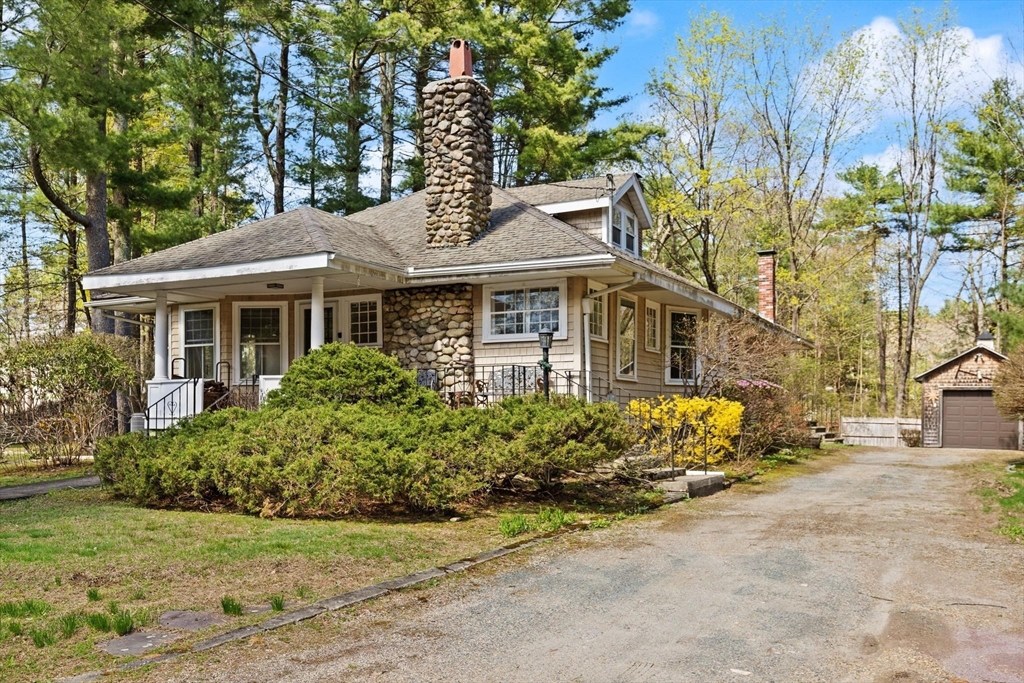 41 Pine Grove Ave