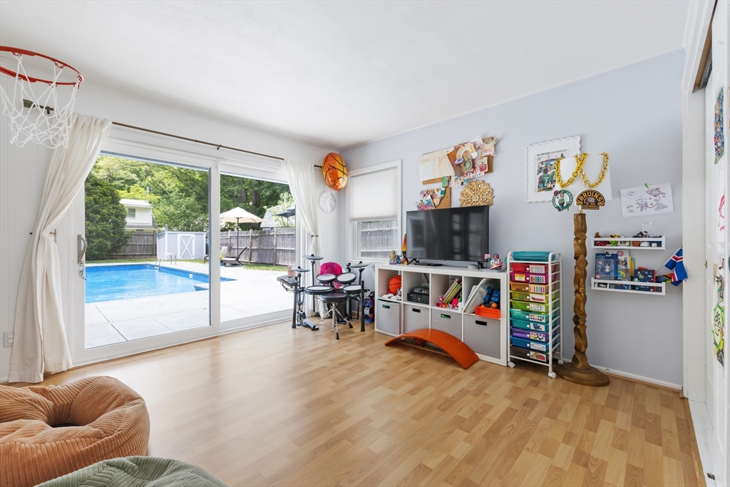 14 Hardwick Rd