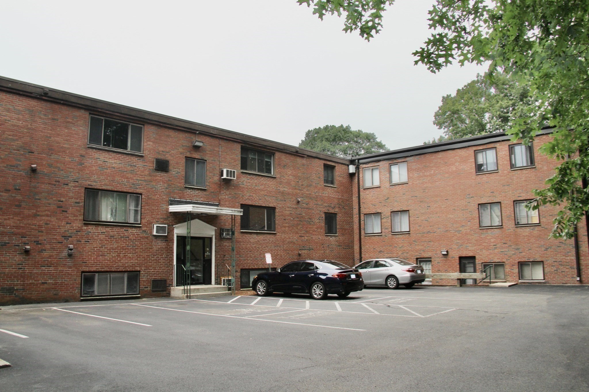 75 Nicholas Rd # G