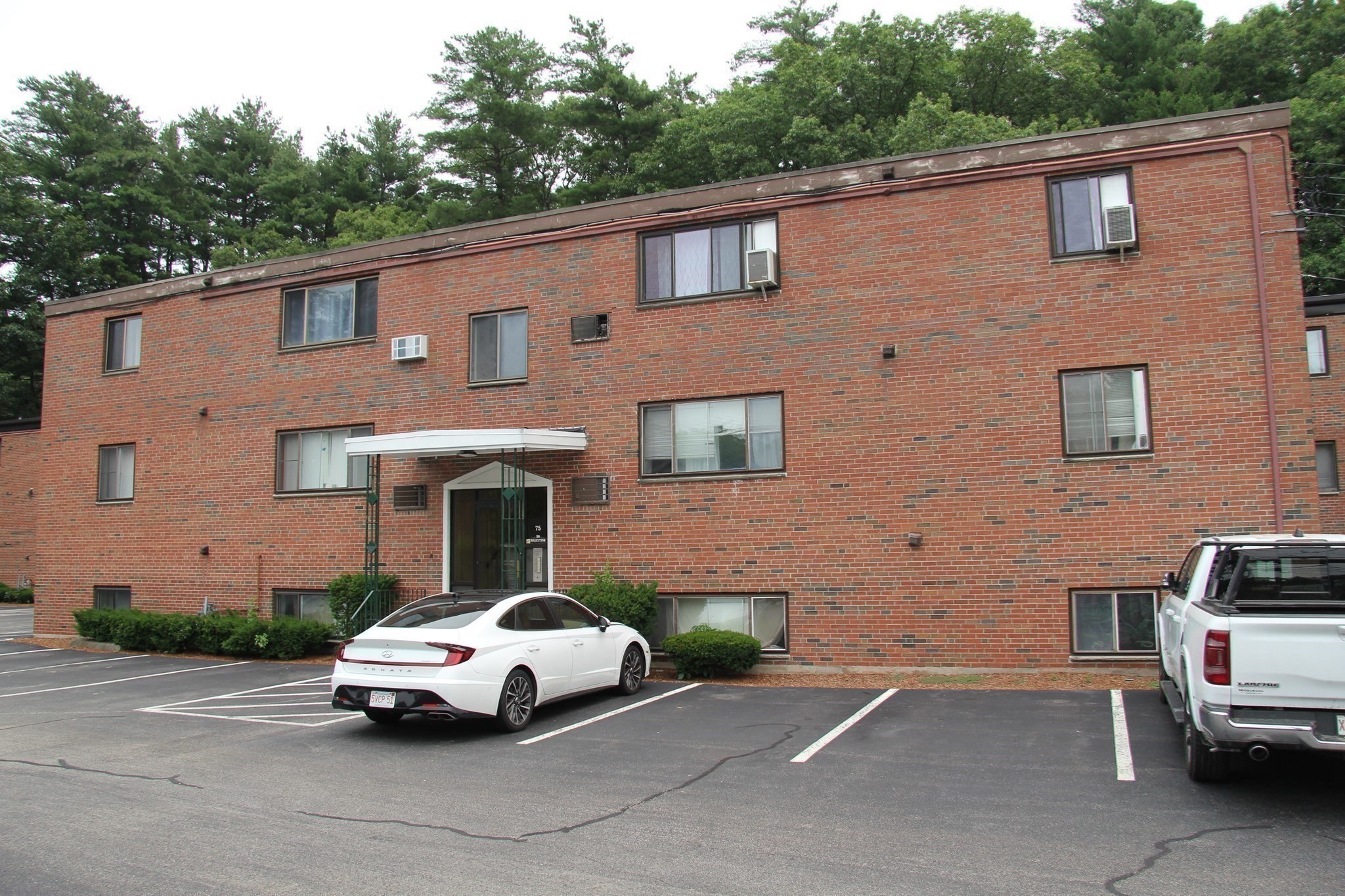 75 Nicholas Rd # G