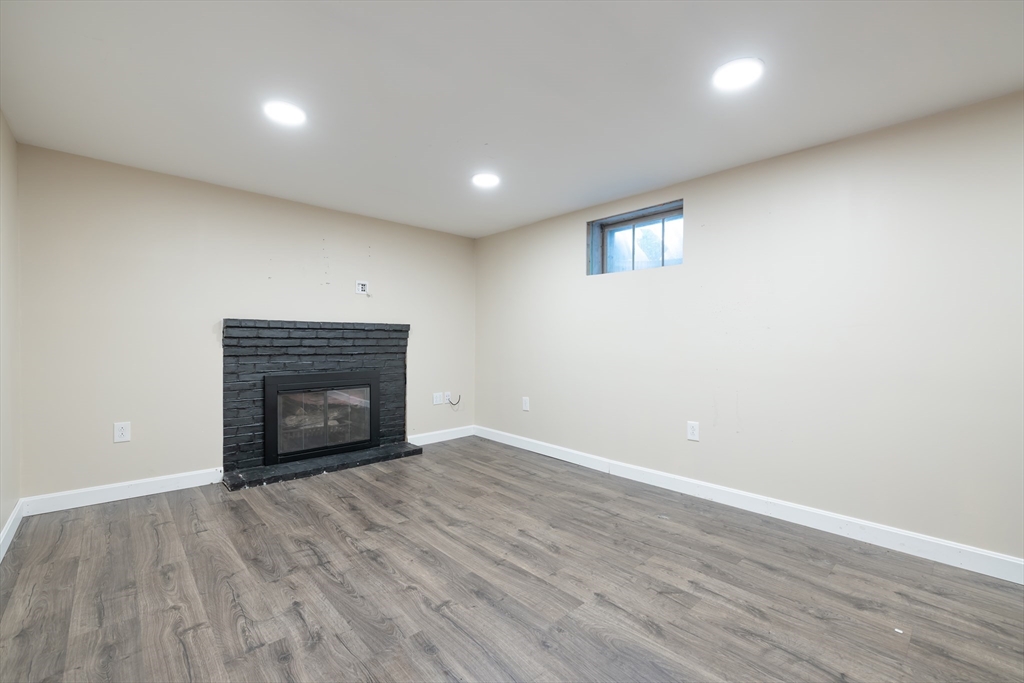31 Oak St