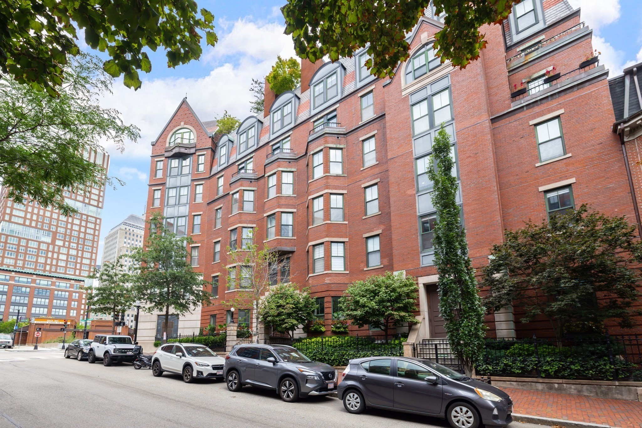 75 Clarendon St # 602