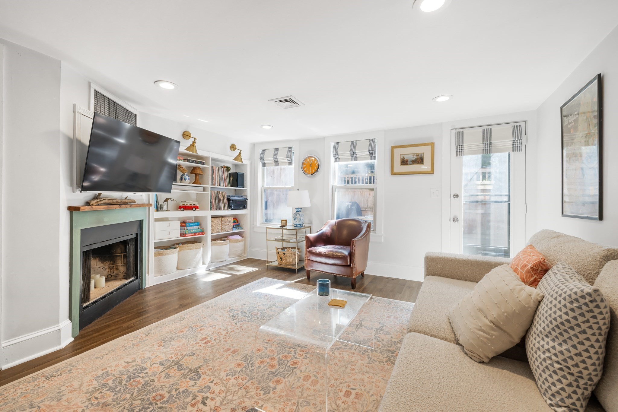 25 Lawrence St # 1