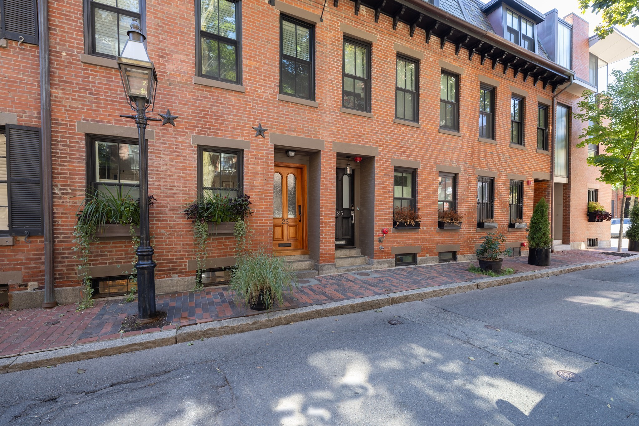 25 Lawrence St # 1