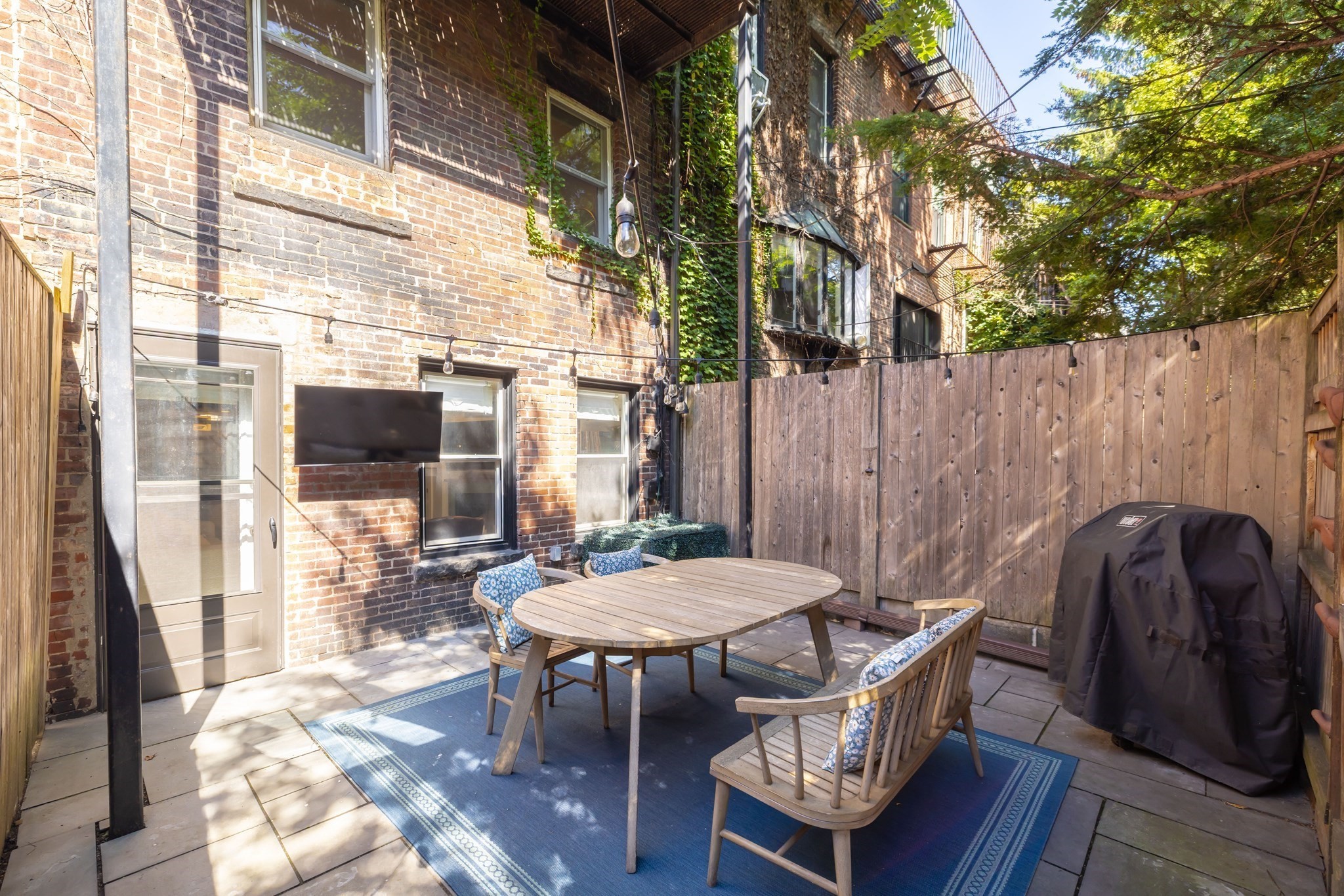 25 Lawrence St # 1