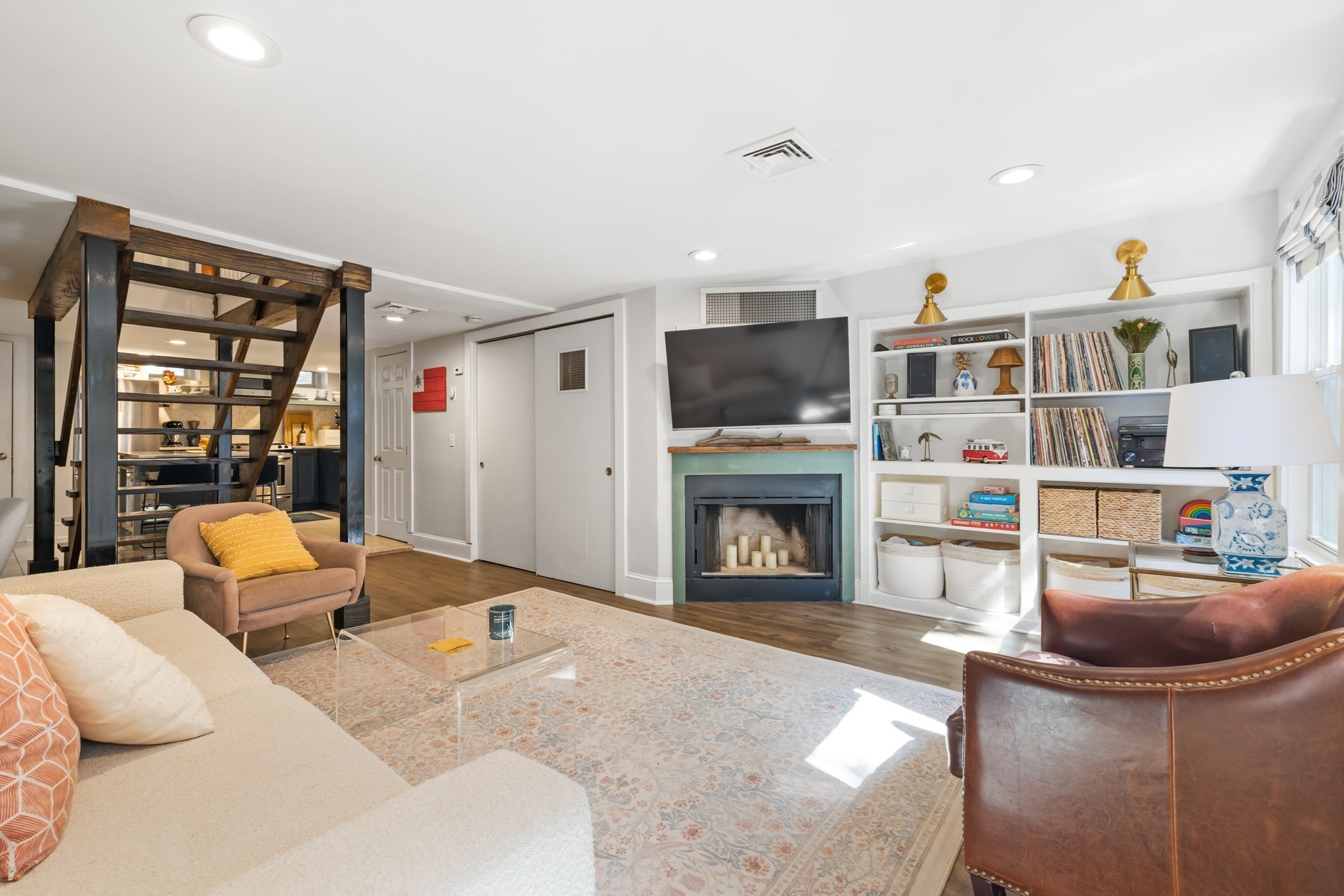 25 Lawrence St # 1