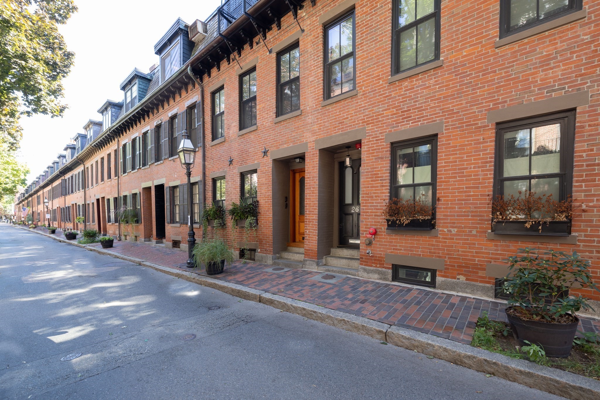 25 Lawrence St # 1
