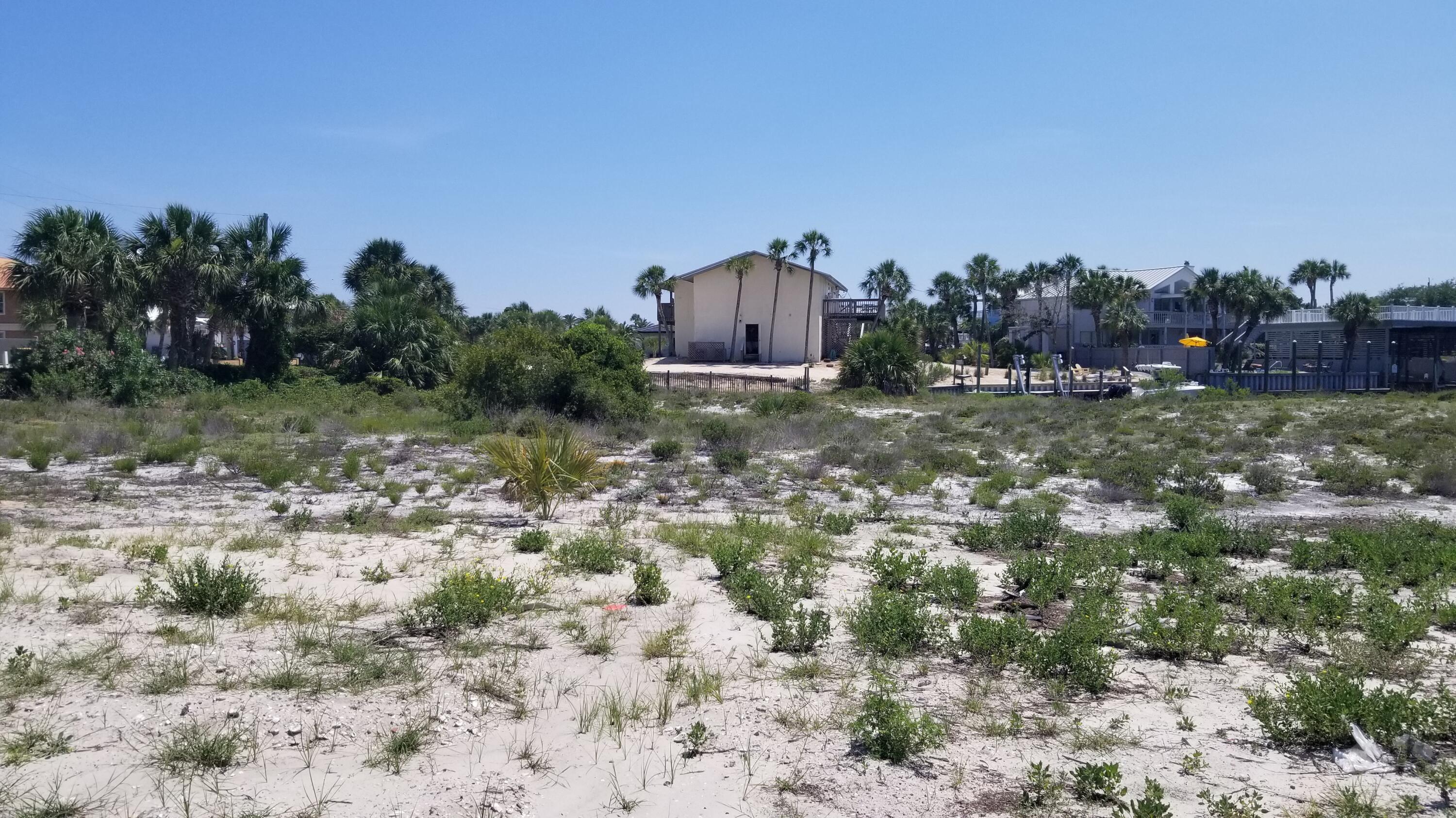 626 Lagoon Drive (Lot 71 Blk E)