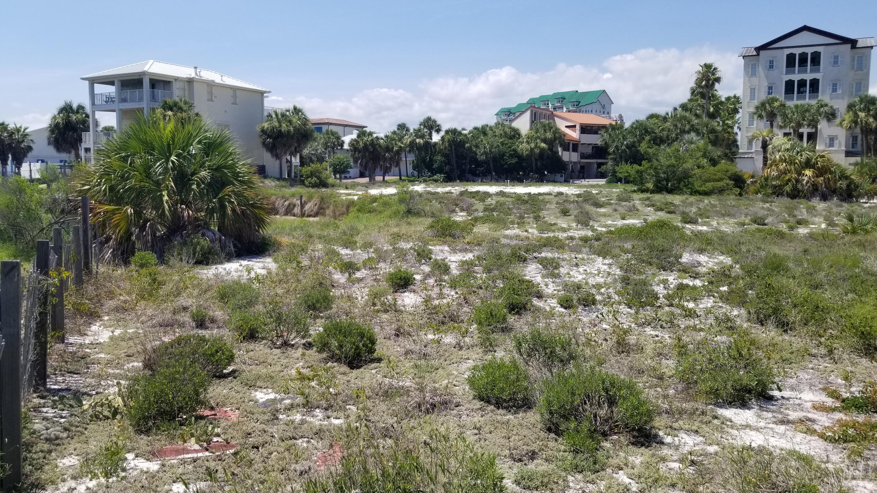 626 Lagoon Drive (Lot 71 Blk E)