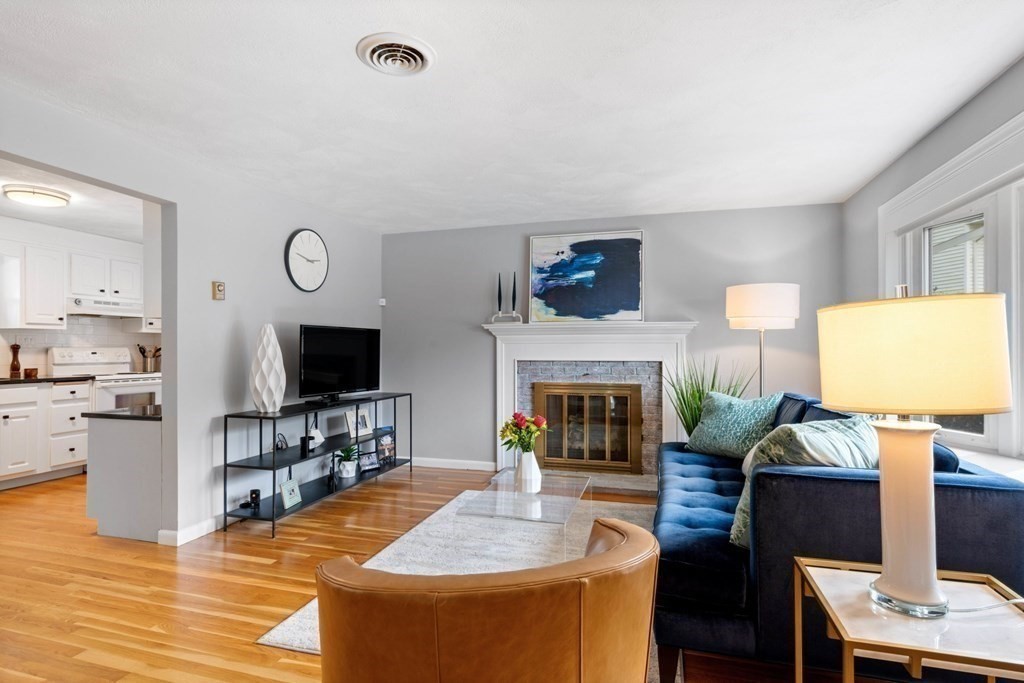 4 Rayner Circle