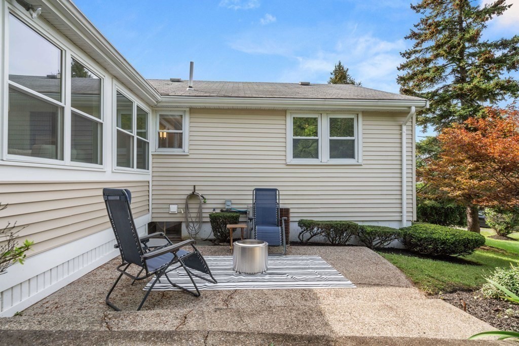 4 Rayner Circle
